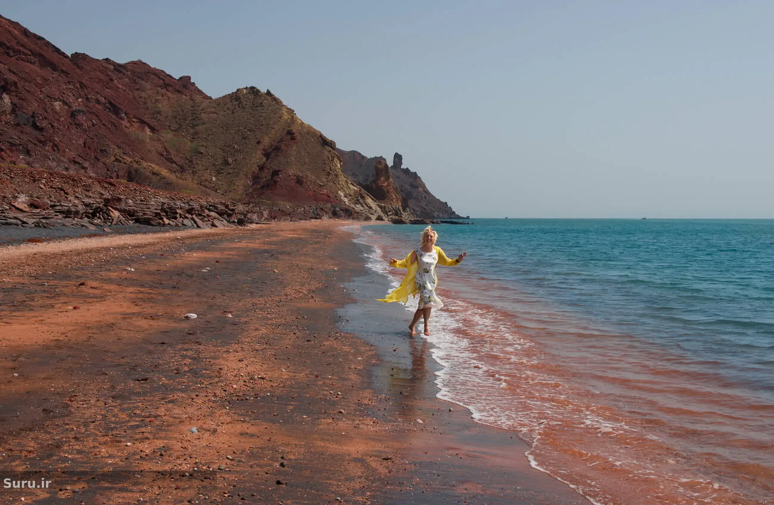 suru-ir-hormuz beach.webp